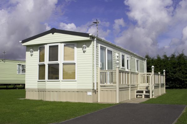 Mobile Skirting Installation